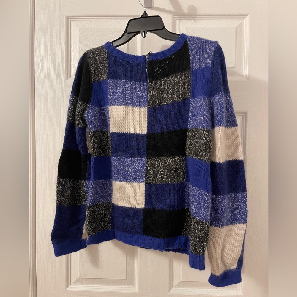 Splendid Sweater - Picture 2 of 3